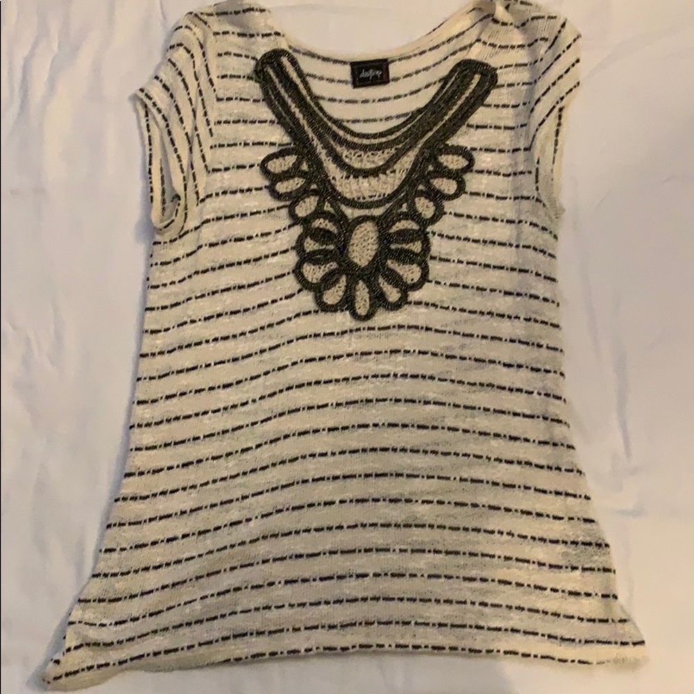 Daytrip t-shirt size medium